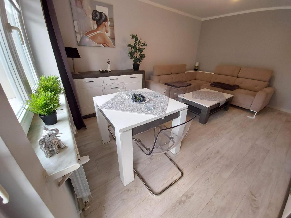 Apartament Ogrody/Jezyce ポズナン エクステリア 写真